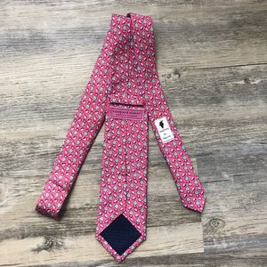 Vineyard Vines Gentlemen’s Tie!!